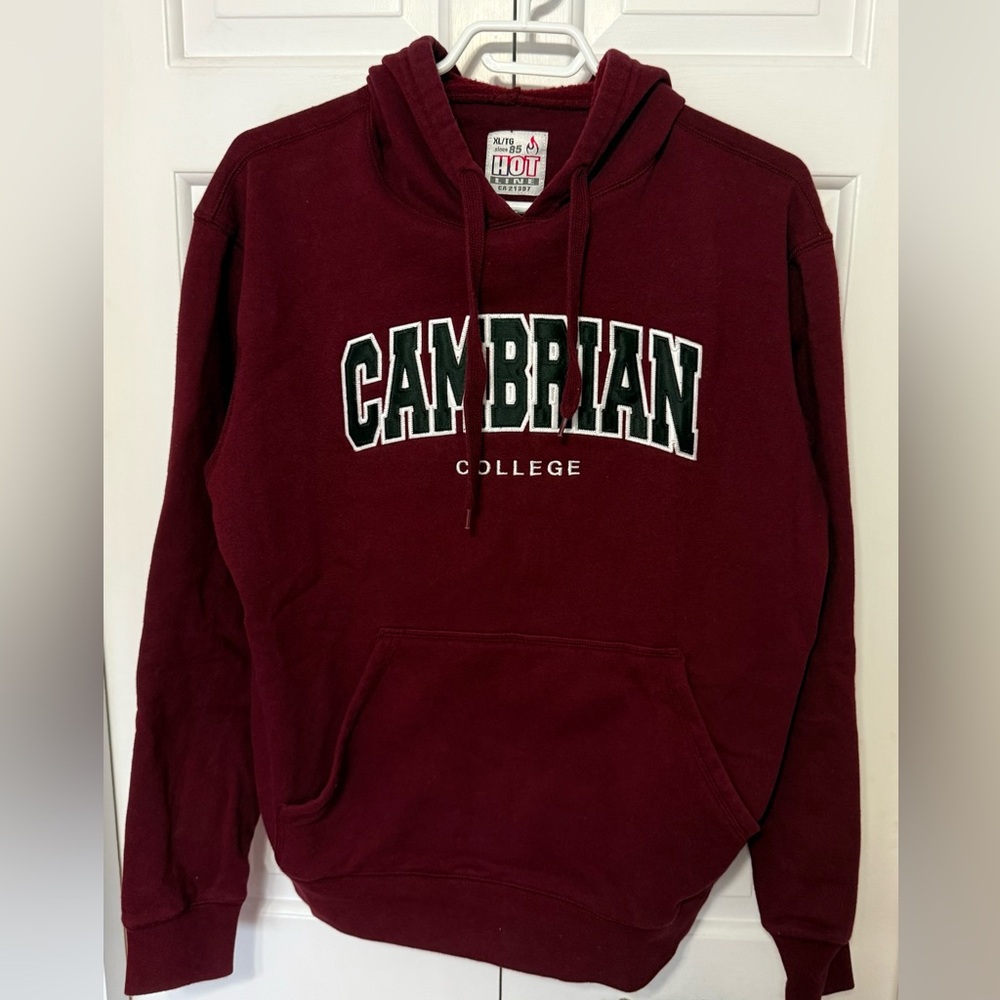 Cambrian College Maroon Hoodie. XL. Great Condition.